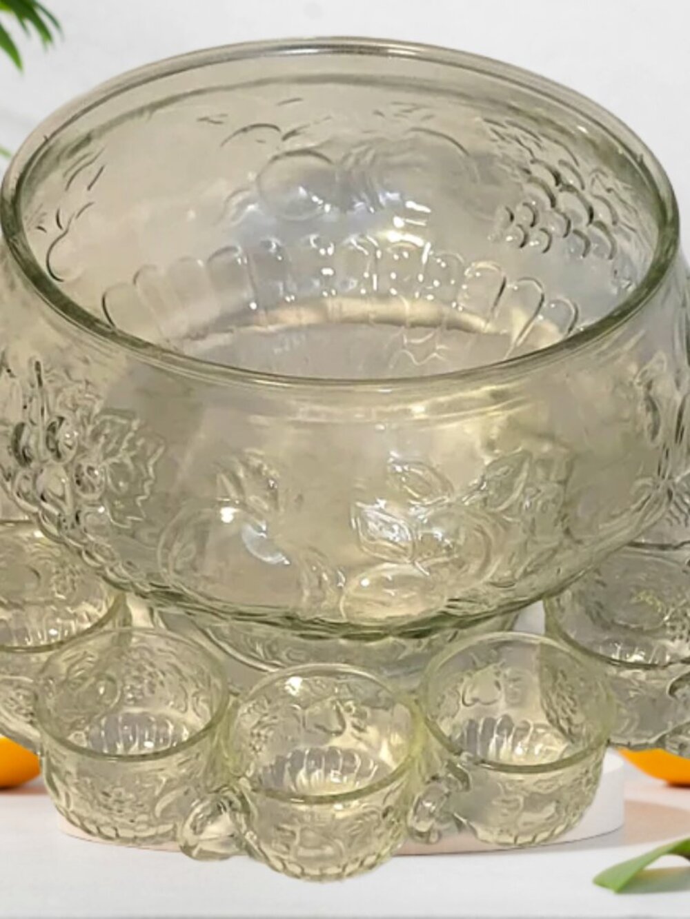 Vintage (70's) Jeanette clear glass punch bowl, embossed fruit pattern + 9 cups